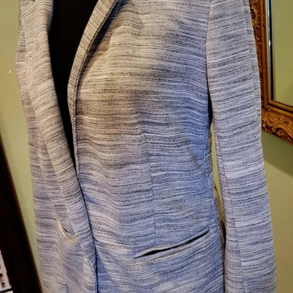 Banana Republic Heathered Gray Blazer - Picture 2 of 6